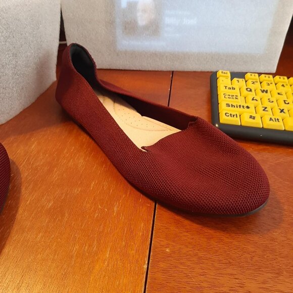 NEW ! Veittes Women Wide Width Flats Shoe Burgundy Size 10 - Picture 1 of 6